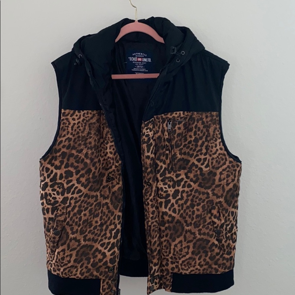Yes we can trade tell me how best has a good ECKO LEOPARD PRINT HOODED VEST